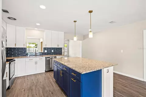 Kitchen - 106 Aurora St E, Venice, FL 34285 photo 2 of 7