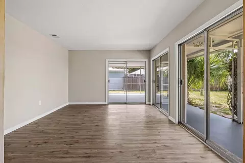 Living - 106 Aurora St E, Venice, FL 34285 photo 8 of 12