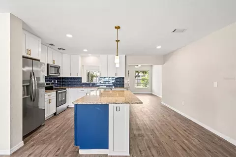 Kitchen - 106 Aurora St E, Venice, FL 34285 photo 1 of 7