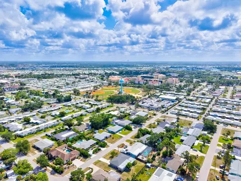 View/Area - 106 Aurora St E, Venice, FL 34285 photo 9 of 19