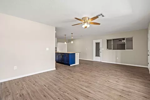 Living - 106 Aurora St E, Venice, FL 34285 photo 5 of 12