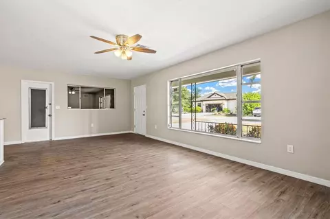 Living - 106 Aurora St E, Venice, FL 34285 photo 4 of 12