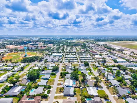 View/Area - 106 Aurora St E, Venice, FL 34285 photo 8 of 19