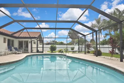 Exterior - 429 Darling Dr, Venice, FL 34285 photo 9 of 28