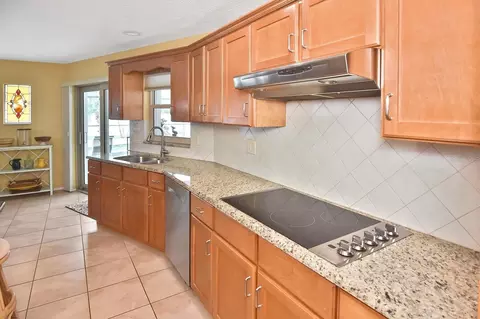 Kitchen - 429 Darling Dr, Venice, FL 34285 photo 4 of 8