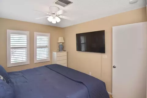 Bedroom - 429 Darling Dr, Venice, FL 34285 photo 6 of 10