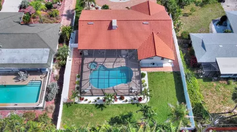 View/Area - 429 Darling Dr, Venice, FL 34285 photo 1 of 13