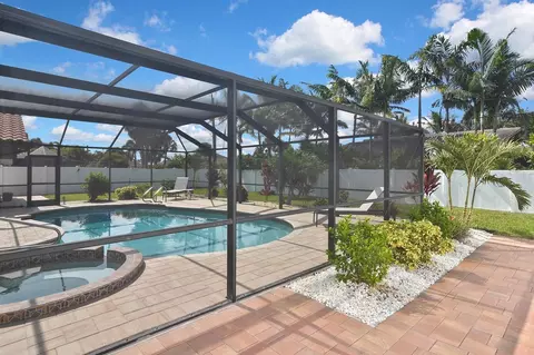 Exterior - 429 Darling Dr, Venice, FL 34285 photo 17 of 28