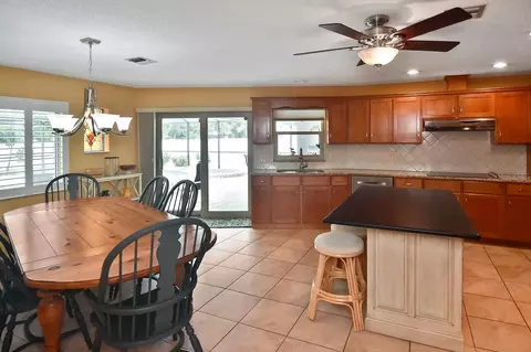 Kitchen - 429 Darling Dr, Venice, FL 34285 photo 7 of 8