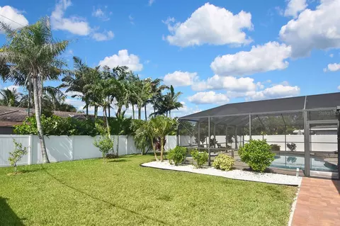 Exterior - 429 Darling Dr, Venice, FL 34285 photo 12 of 28