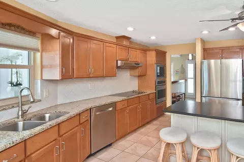 Kitchen - 429 Darling Dr, Venice, FL 34285 photo 2 of 8