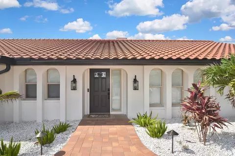 Exterior - 429 Darling Dr, Venice, FL 34285 photo 26 of 28
