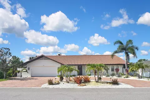 Exterior - 429 Darling Dr, Venice, FL 34285 photo 20 of 28