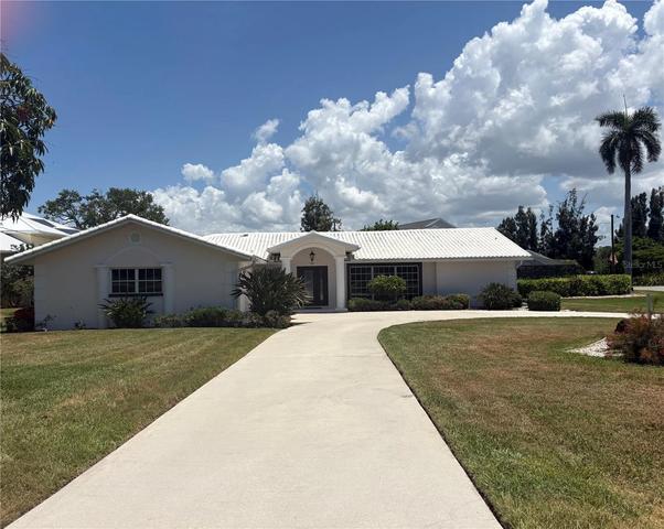 396 Bayshore Dr, Venice, FL 34285