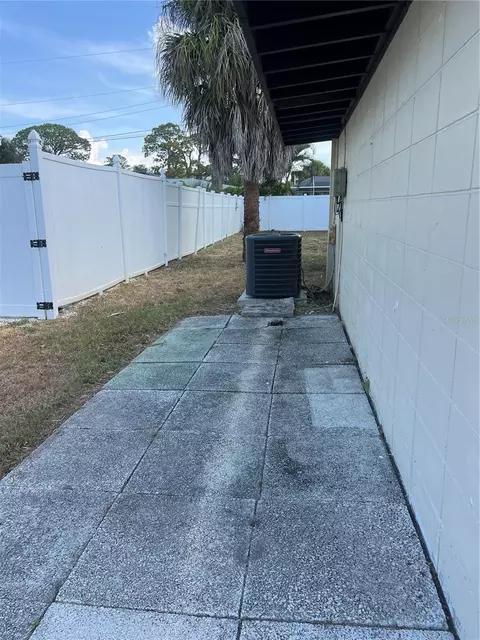 321 Alba St E, Venice, FL 34285 photo 28