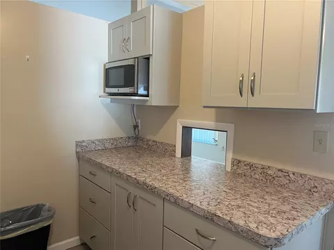 321 Alba St E, Venice, FL 34285 photo 7