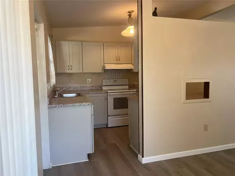 321 Alba St E, Venice, FL 34285 photo 4