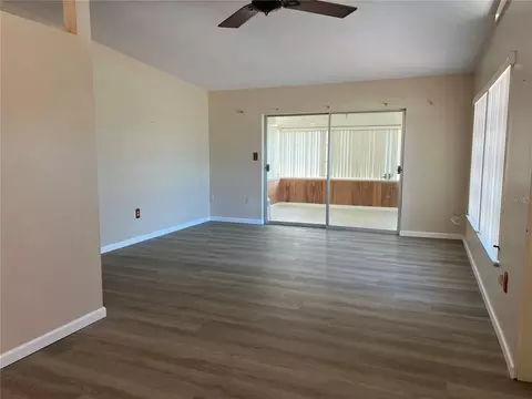321 Alba St E, Venice, FL 34285 photo 3