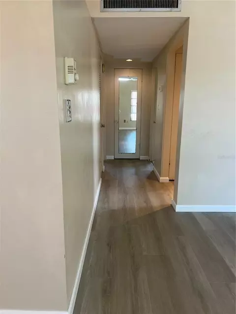 321 Alba St E, Venice, FL 34285 photo 8