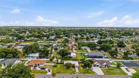View/Area - 459 E Baffin Dr, Venice, FL 34293 photo 3 of 8