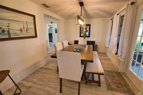 Dining - 459 E Baffin Dr, Venice, FL 34293 photo 3 of 5