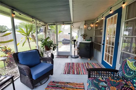 Exterior - 459 E Baffin Dr, Venice, FL 34293 photo 9 of 17