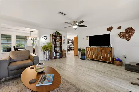 Living - 459 E Baffin Dr, Venice, FL 34293 photo 4 of 4
