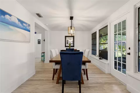 Dining - 459 E Baffin Dr, Venice, FL 34293 photo 5 of 5
