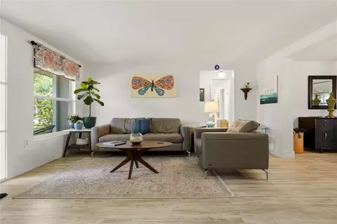Living - 459 E Baffin Dr, Venice, FL 34293 photo 2 of 4