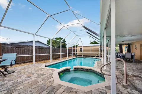 Exterior - 895 E Baffin Dr, Venice, FL 34293 photo 13 of 18