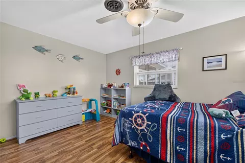 Bedroom - 895 E Baffin Dr, Venice, FL 34293 photo 6 of 8