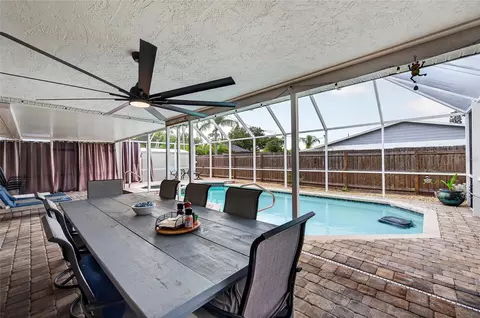 Exterior - 895 E Baffin Dr, Venice, FL 34293 photo 11 of 18
