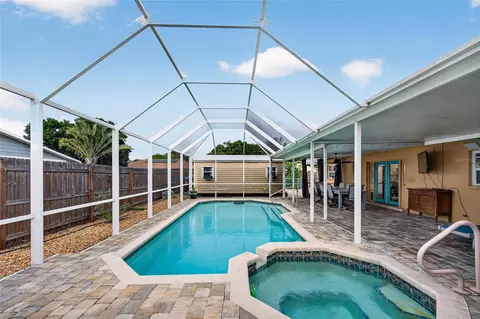 Exterior - 895 E Baffin Dr, Venice, FL 34293 photo 8 of 18