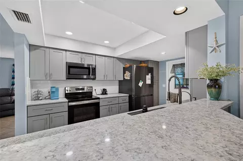 Kitchen - 895 E Baffin Dr, Venice, FL 34293 photo 8 of 8