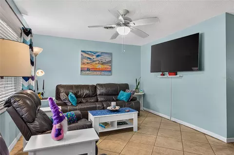 Living - 895 E Baffin Dr, Venice, FL 34293 photo 4 of 4