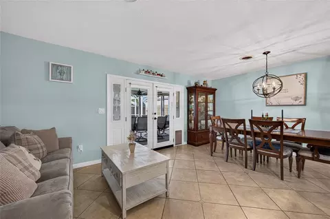 Dining - 895 E Baffin Dr, Venice, FL 34293 photo 2 of 3