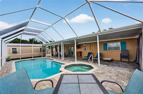 Exterior - 895 E Baffin Dr, Venice, FL 34293 photo 9 of 18