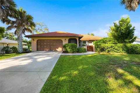 2317 Goya Dr, Nokomis, FL 34275