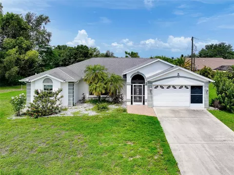 282 Warwick St NW, Port Charlotte, FL 33952