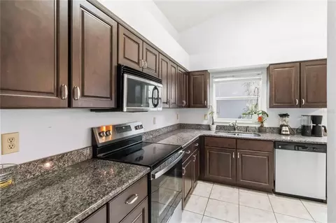 Kitchen - 13437 Beechberry Dr, Riverview, FL 33579 photo 1 of 2