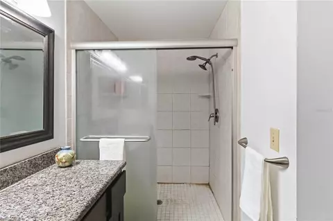 Bath - 13437 Beechberry Dr, Riverview, FL 33579 photo 2 of 3