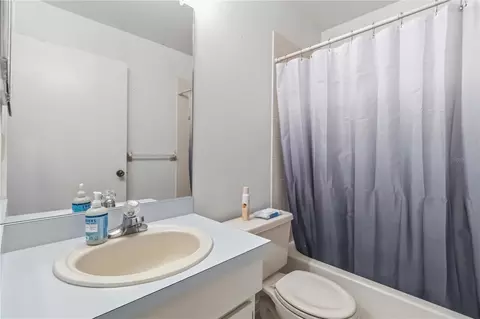 Bath - 13437 Beechberry Dr, Riverview, FL 33579 photo 3 of 3