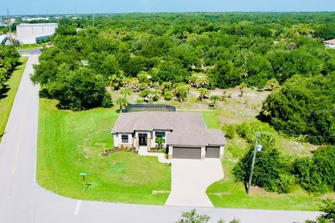 481 Wenlock St, Port Charlotte, FL 33954