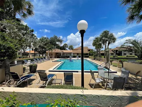 Exterior - 2004 Longpointe Cir #E2, Venice, FL 34293 photo 13 of 13