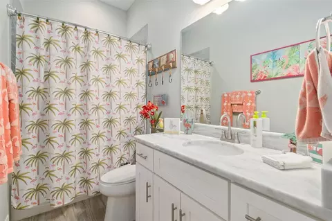 Bath - 5418 56th Ct E, Bradenton, FL 34203 photo 2 of 3