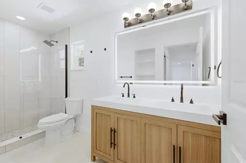 Bath - 1317 Ringtail Rd, Venice, FL 34293 photo 2 of 2