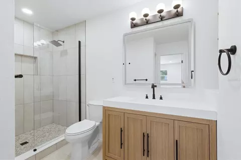 Bath - 1317 Ringtail Rd, Venice, FL 34293 photo 1 of 2