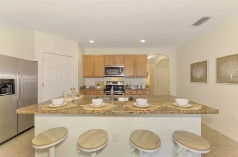 Kitchen - 8905 Excelsior Loop, Venice, FL 34293 photo 5 of 8