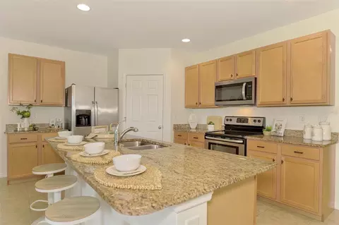 Kitchen - 8905 Excelsior Loop, Venice, FL 34293 photo 3 of 8
