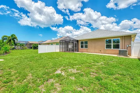 Exterior - 8905 Excelsior Loop, Venice, FL 34293 photo 5 of 9